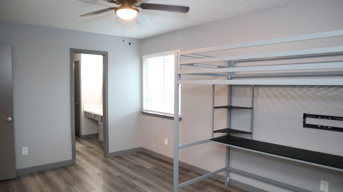 Building Photo - 2515 Edgedale Dr