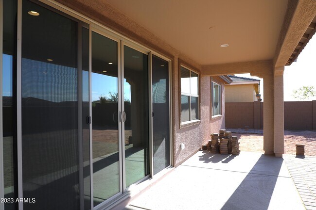 Building Photo - 9316 W Sells Dr