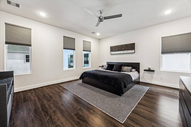 Building Photo - 2204 Cortijo Pl