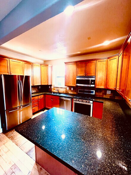 Building Photo - 2615 Elmira St