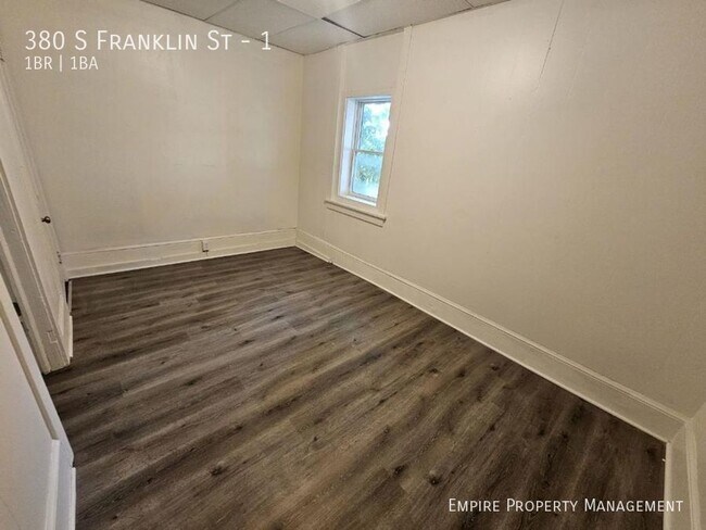 Building Photo - 380 S Franklin St