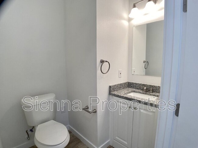 Building Photo - 255 Lourdes Ct