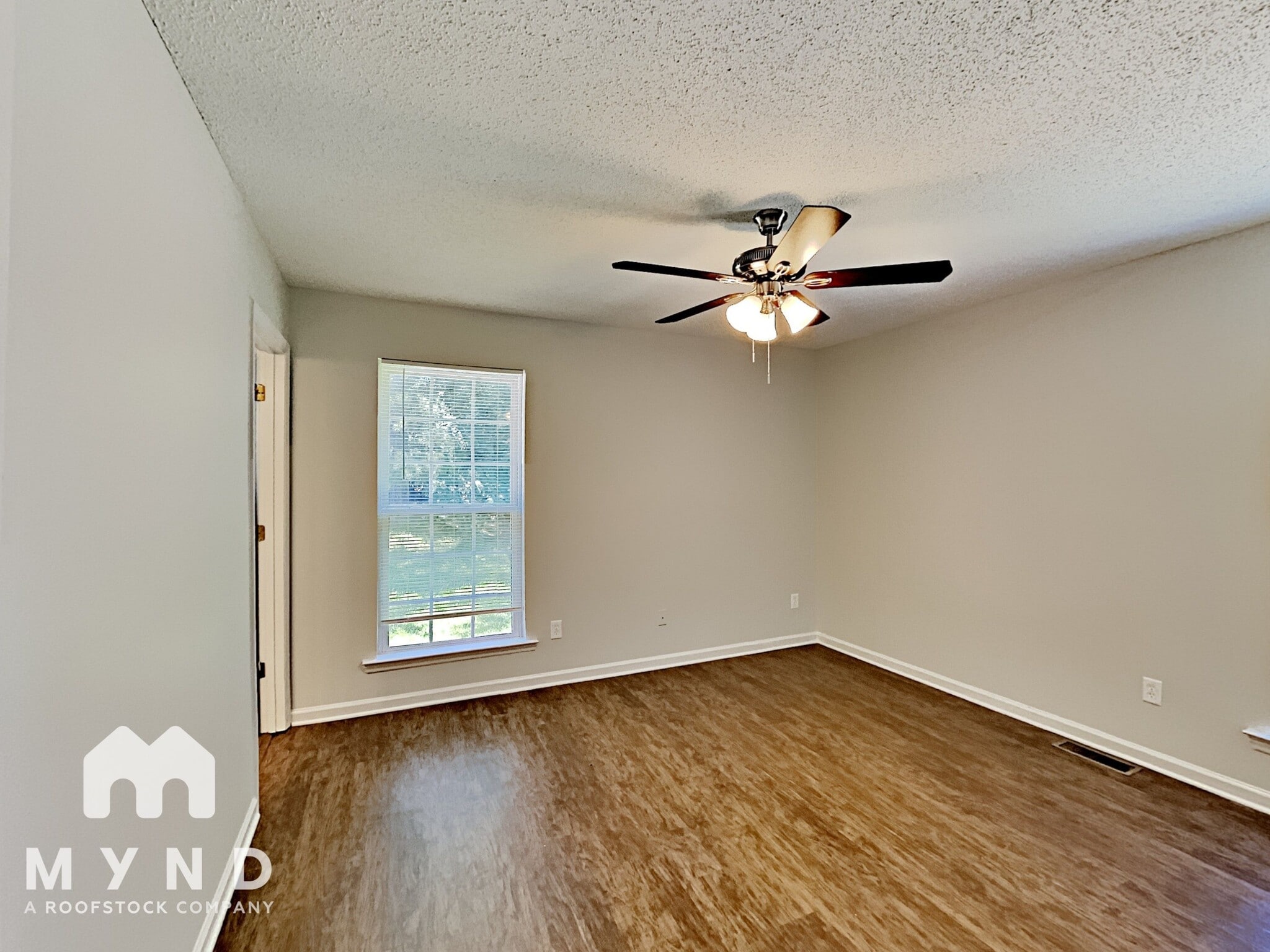 Building Photo - 1518 Lantern Pl