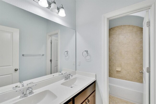 Building Photo - 6928 Donato Pl