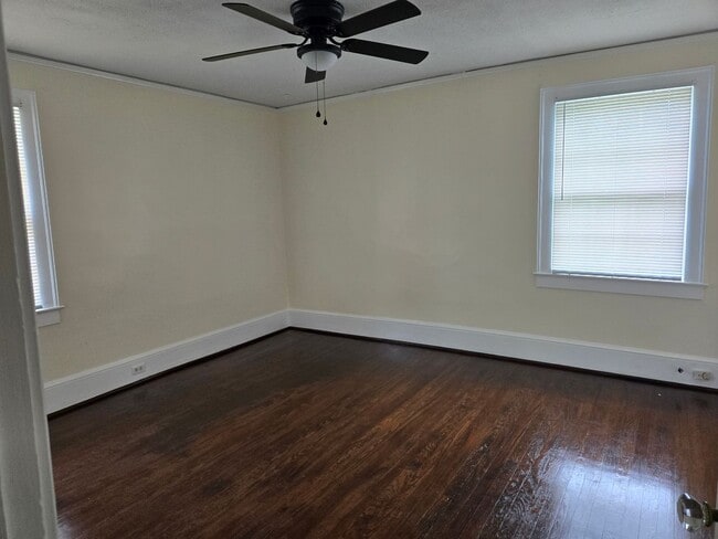 Building Photo - 4 Bedroom 2 bath Home For Rent - Heart of Florence