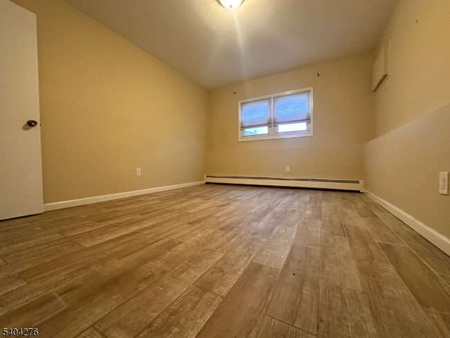 Building Photo - 14 Orchard St