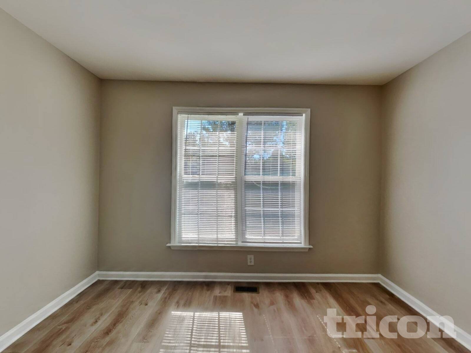 Building Photo - 112 Glengariff Ln