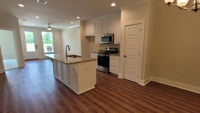 Building Photo - Brand New home in Zachary!
