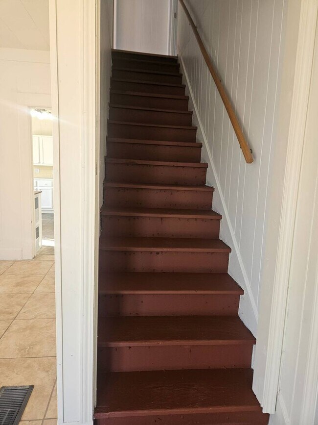 Building Photo - WOW! Look at this property ! You cant beat this price!