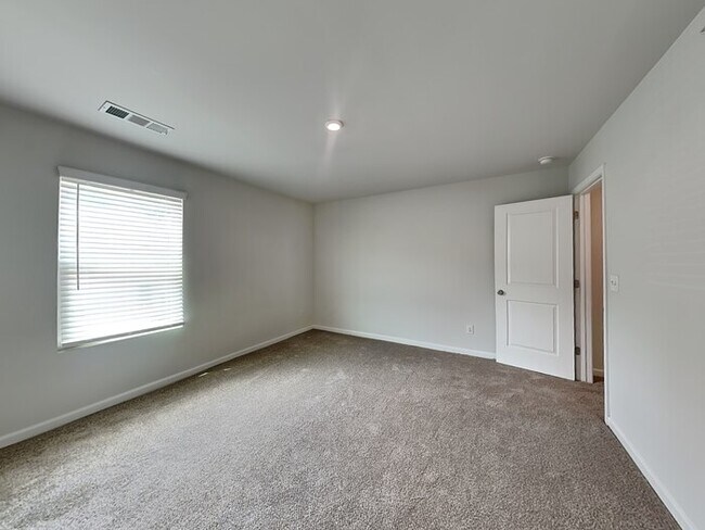 Building Photo - 1084 Benfield Ridge