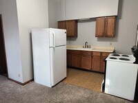 Building Photo - 2621 Mt Vernon Ave