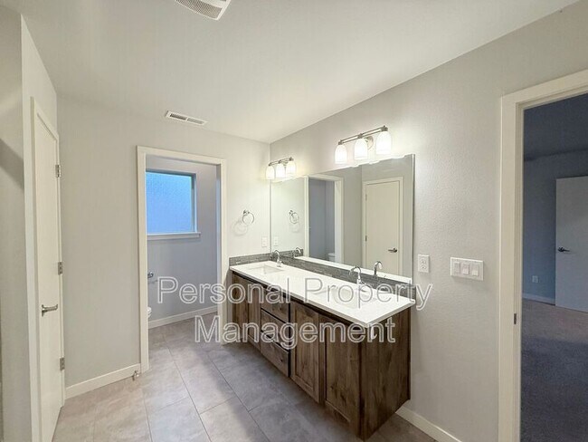 Building Photo - 3512 NE 61st Way