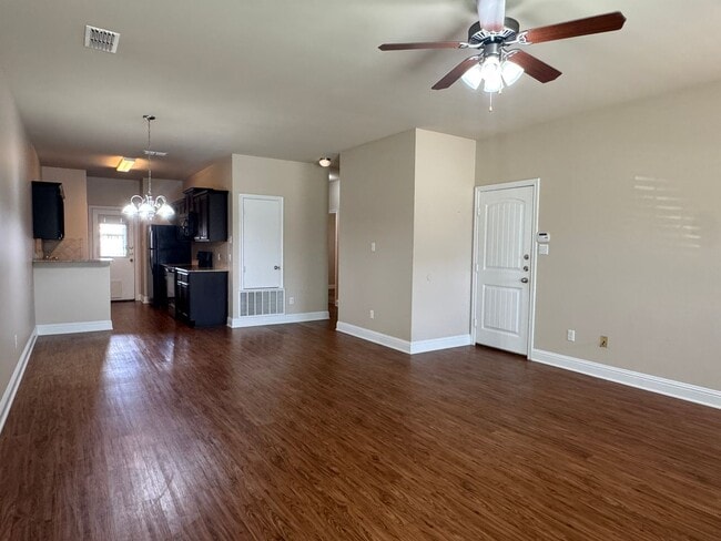 Building Photo - 328 Princess Place