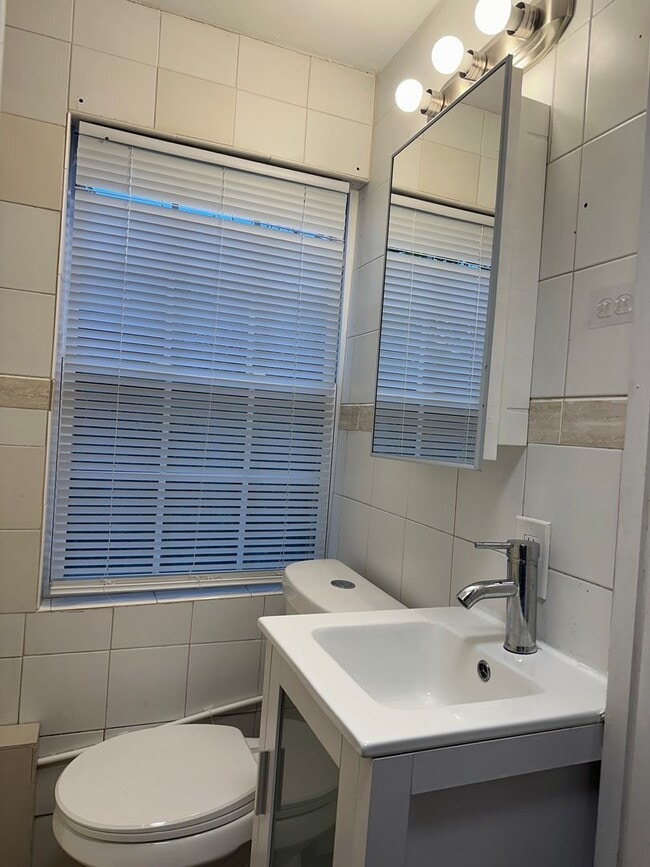 Building Photo - 1 Bedroom 1 Bathroom Home For Rent!