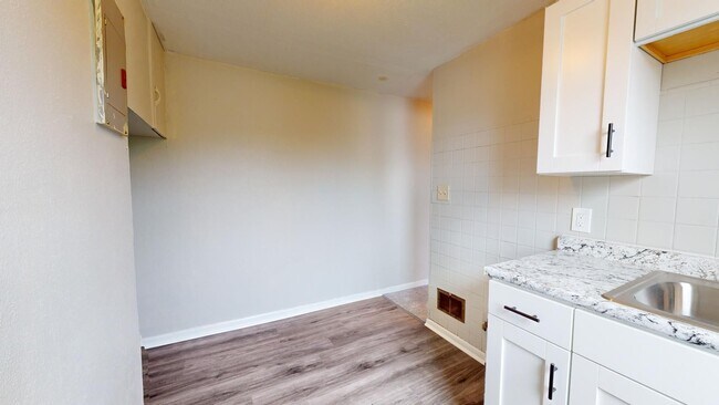 Building Photo - 3753 W 117th St