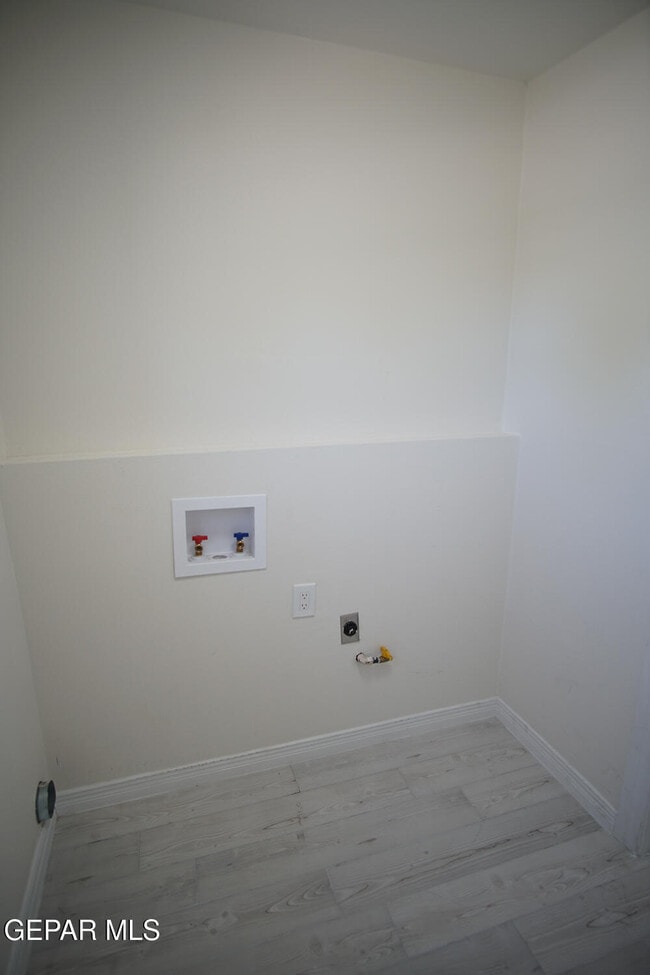 Building Photo - 4573 Bobolink Way