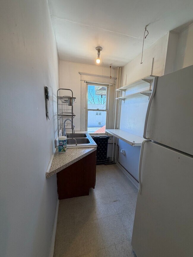 Building Photo - 23 Randall St