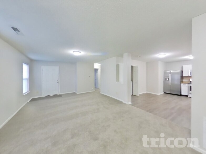 Building Photo - 773 Fern St