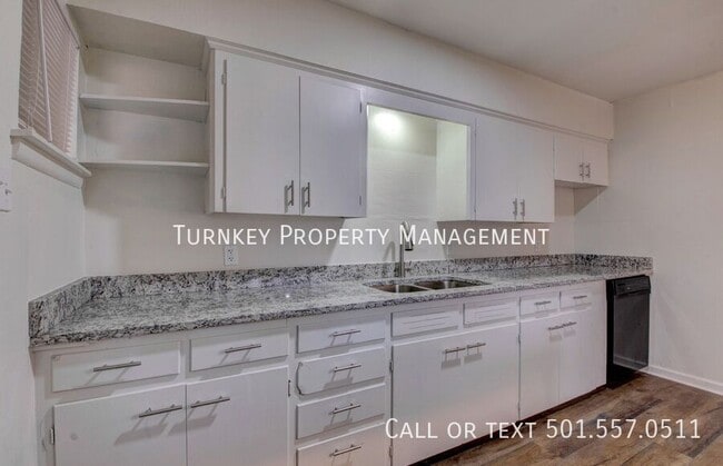 Building Photo - 4600 Lynn Ln