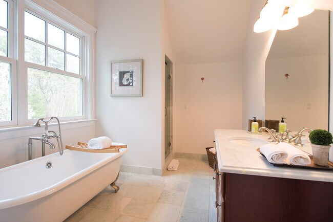 Building Photo - 206 Bull Path