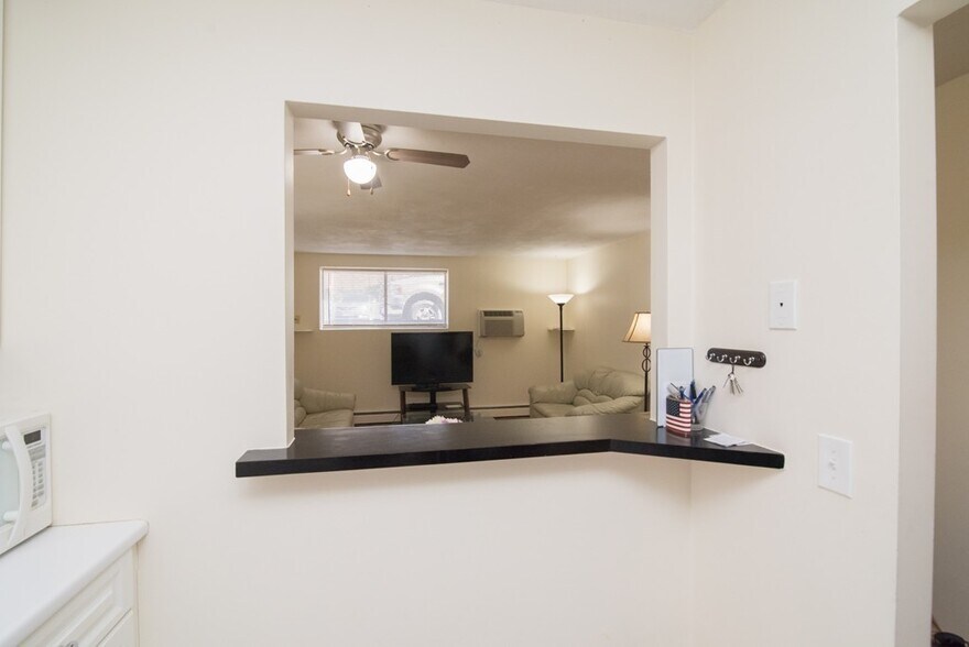 Building Photo - 900 Governors Dr