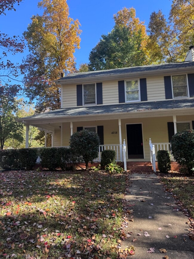 Building Photo - 4218 Queen Victoria Pl