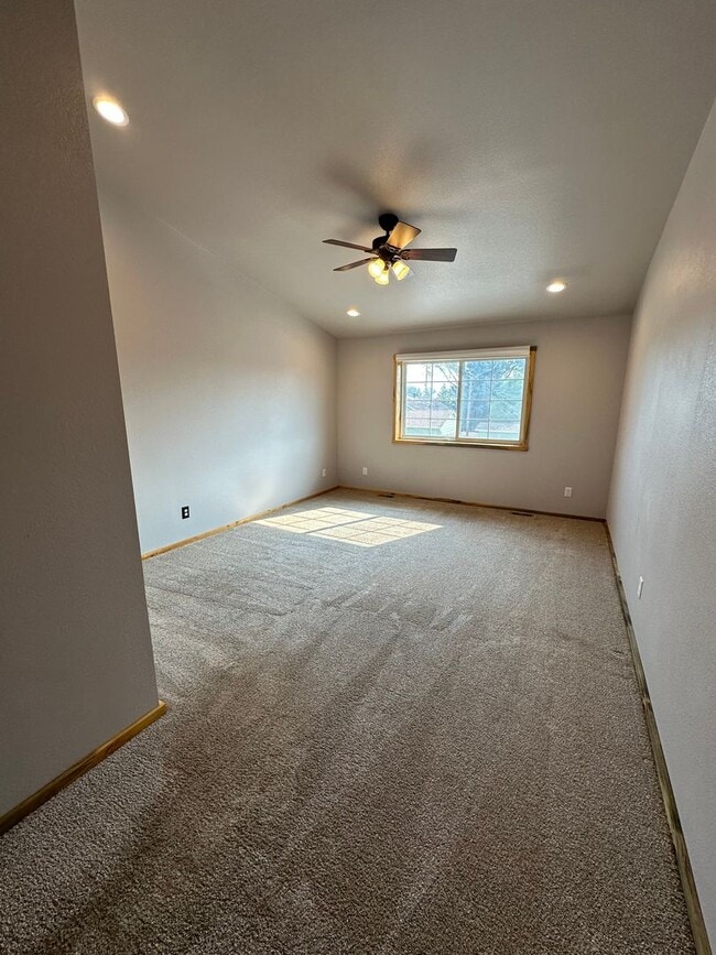 Building Photo - BEAUTIFUL NEWER CONSTRUCTION! 3 BEDROOMS, ...