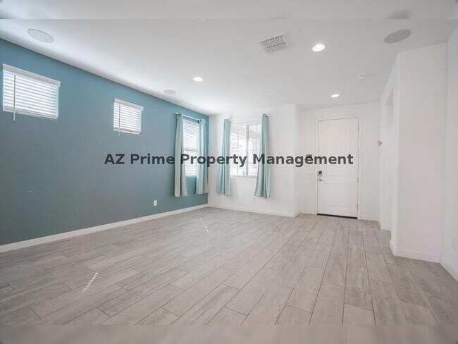 Building Photo - 3719 S 63rd Dr