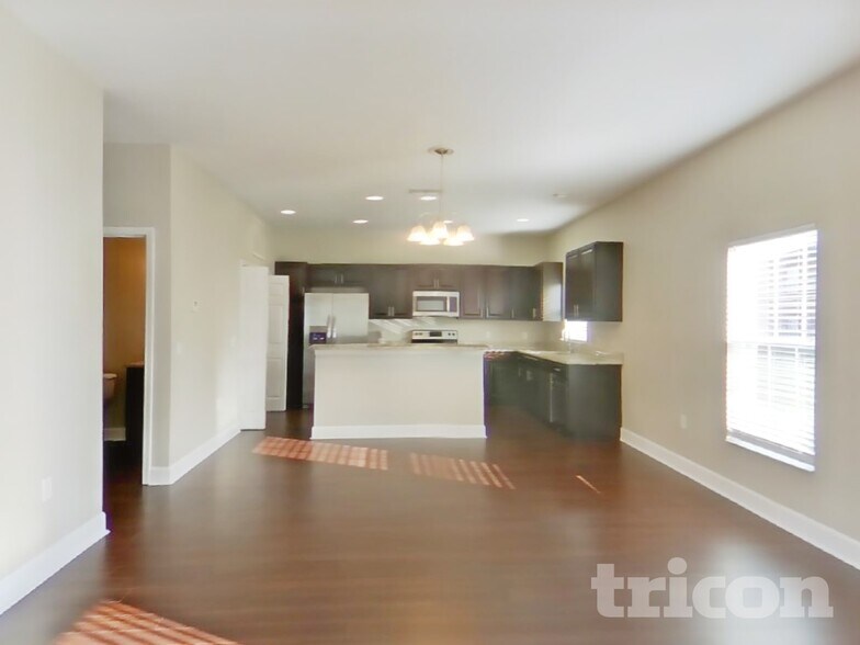 Building Photo - 2304 Whitley Ln