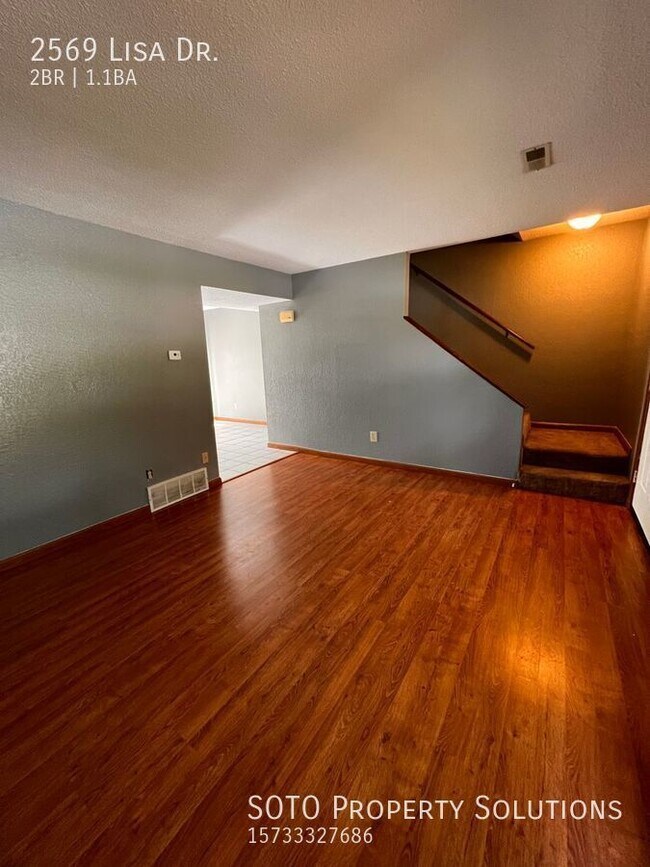 Building Photo - 2BD/1.5 BA Duplex off of Lexington