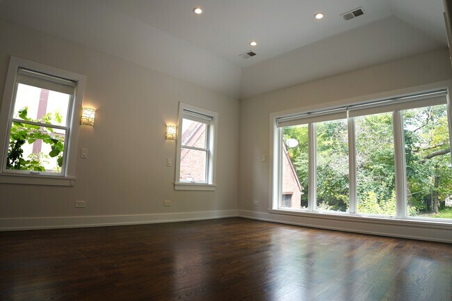 Building Photo - 148 Maple Ave