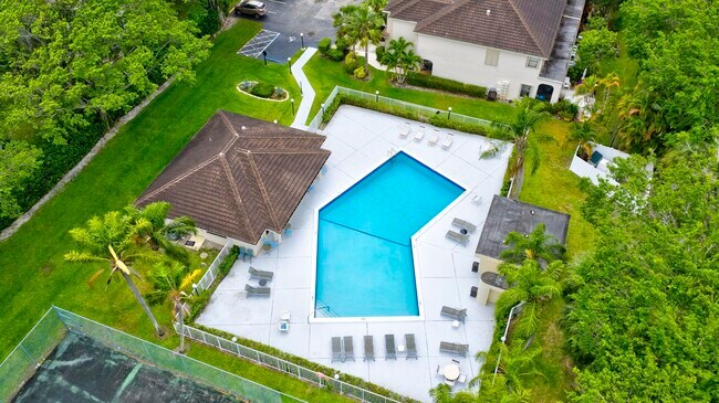 Building Photo - 6328 Longboat Ln W