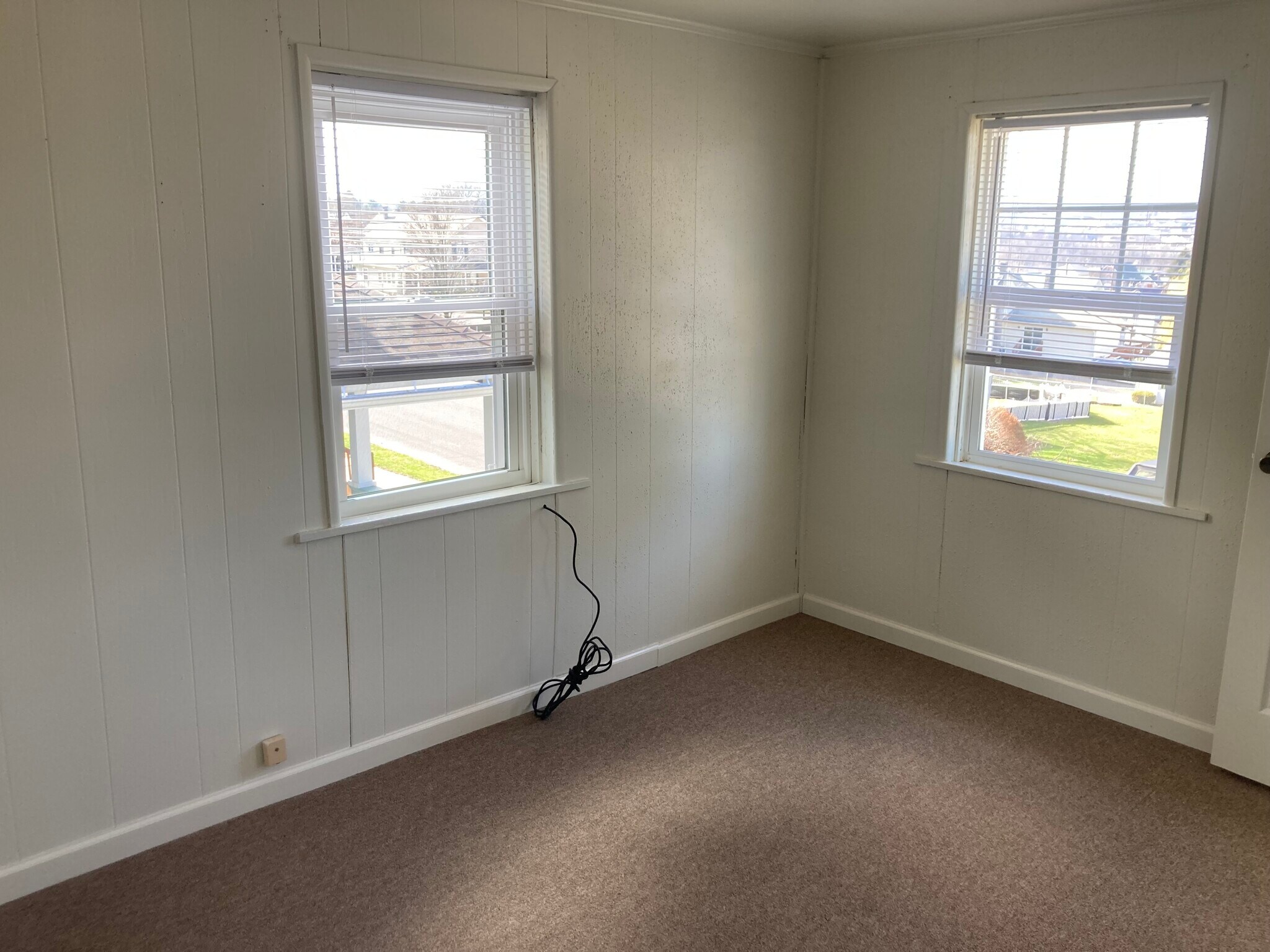 Building Photo - 1211 W Mountain Ave