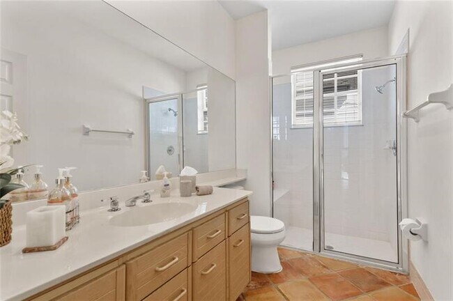 Building Photo - 8170 Hampton Wood Dr