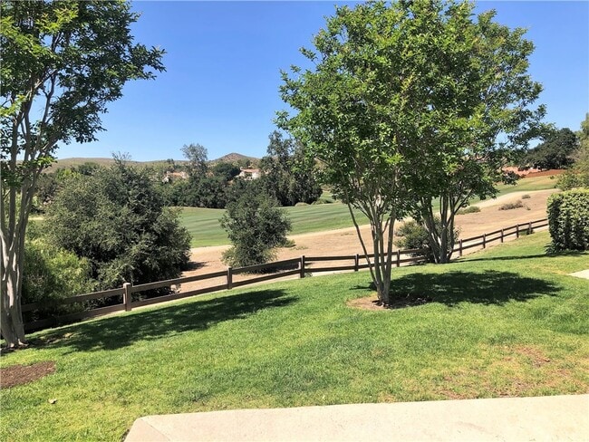 Building Photo - 4735 Club View Dr