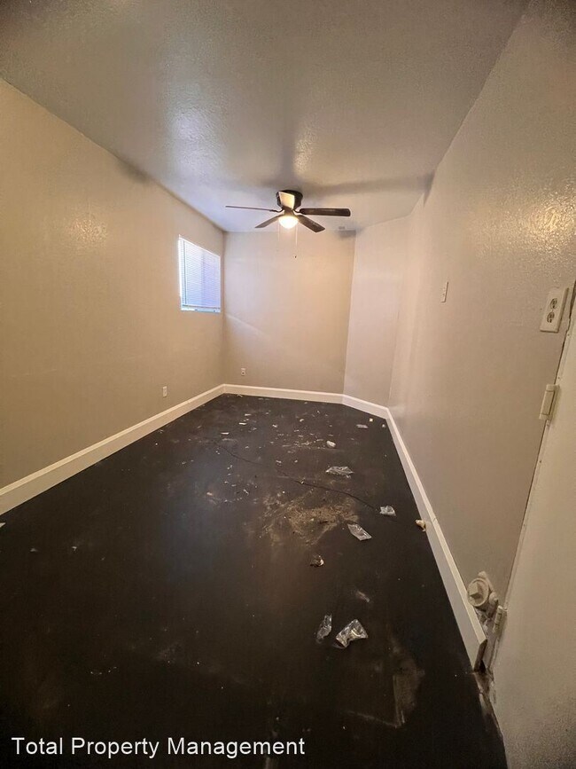Building Photo - 3 br, 2 bath House - 1697 E. Avila Dr