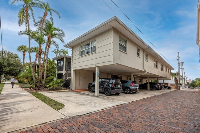 Building Photo - 555 3rd St N