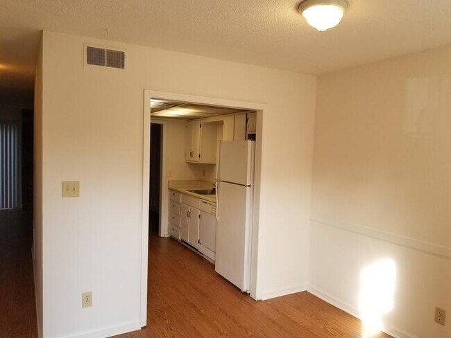 Building Photo - 6399 Baker Ct