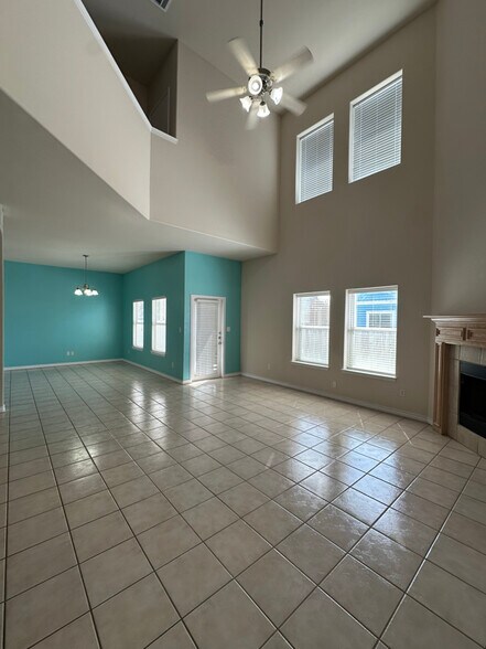 Building Photo - 15505 Palmira Ave