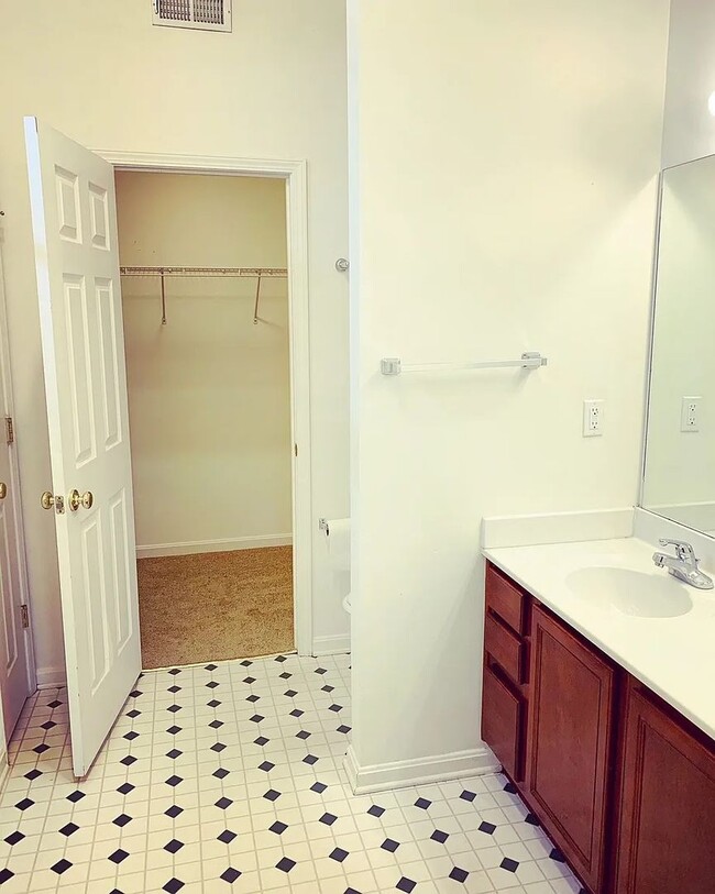 Building Photo - 8504 Bucking Trail Ct