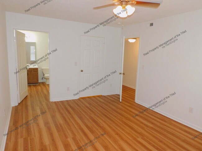 Building Photo - 7 Meadowood Glen Way