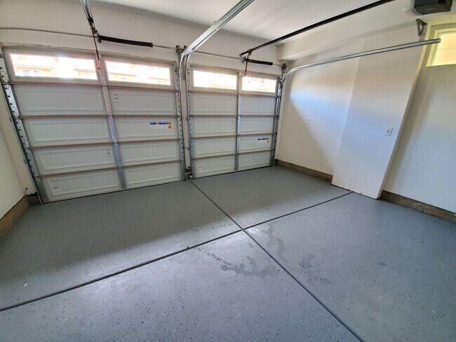Building Photo - Contemporary Greenhaven Home with Private Backyard & Smart Features