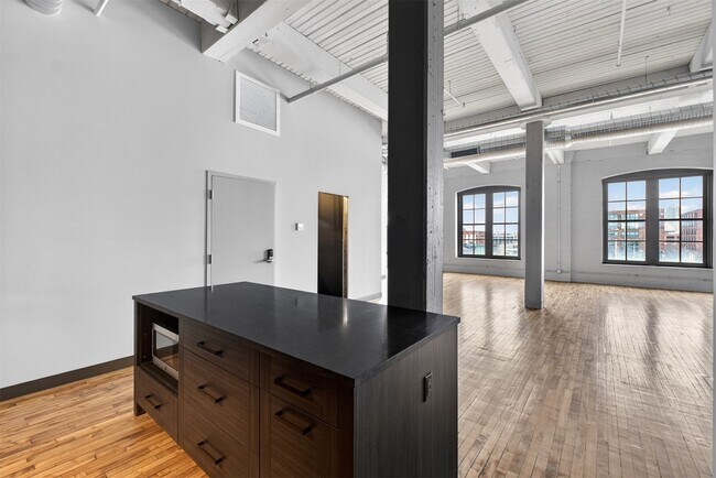 Building Photo - 2647 Locust St