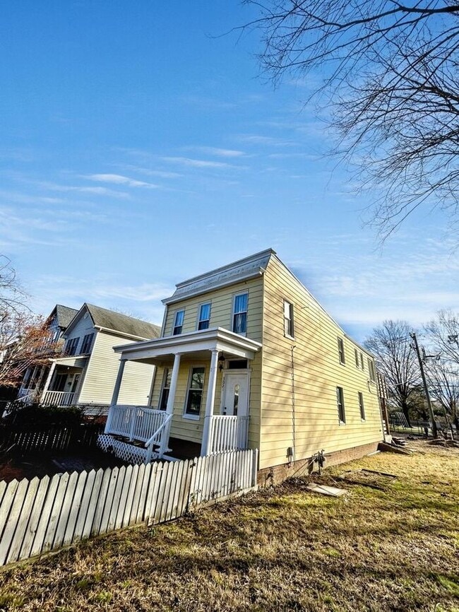 Building Photo - Charming 3-Bedroom Home – Spacious & Conve...