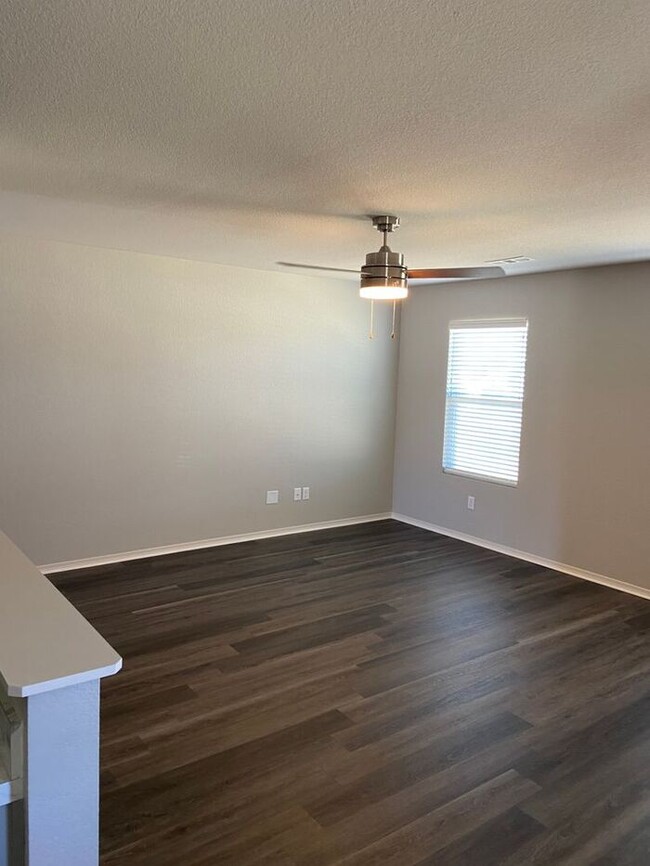 Building Photo - *Pre-leasing* Three Bedroom | Two Bathroom...