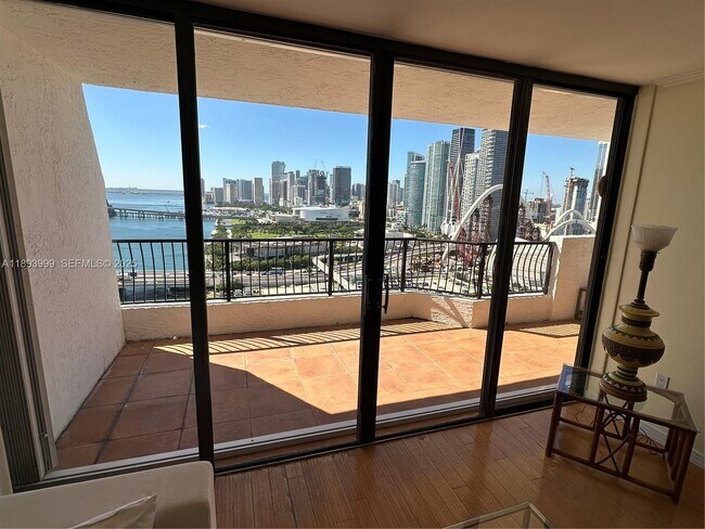 Building Photo - 555 NE 15th St