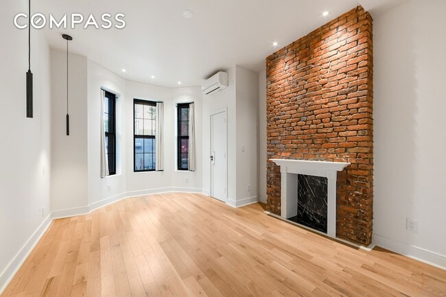 Primary Photo - 152 N 10th St