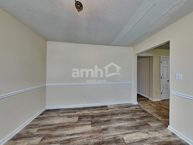Building Photo - 112 Ventura Trl