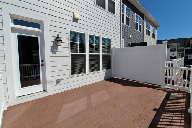 Building Photo - 3398 Monterey Dr