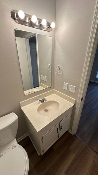 Building Photo - 2910 Sheana Way